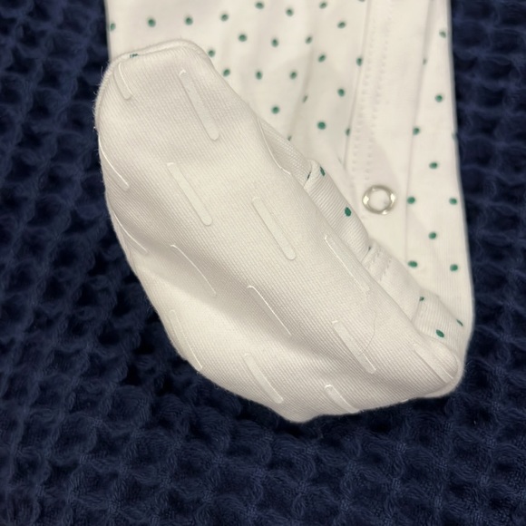 12|12 snap footed pajamas the day ‘very merry’ - Picture 4 of 4